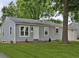 12142 Belaire Pl, Maryland Heights, MO 63043