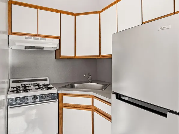 112 West 72nd Street image 5 of 10