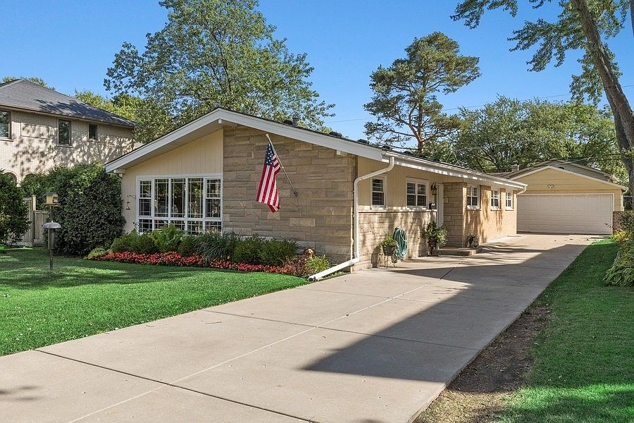 1st image of 2505 Fontana Dr