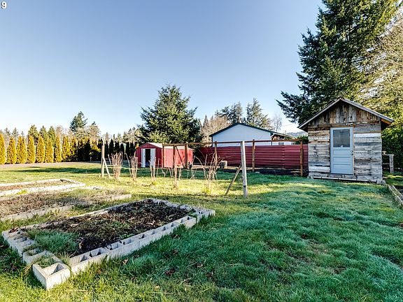 3rd image of 82230 Hillview Dr