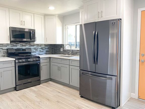 3rd image of 2626 E Culver St #1