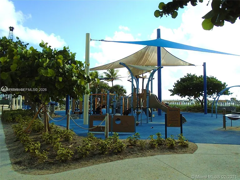 400 N Riverside Dr #410 — Photo 59
