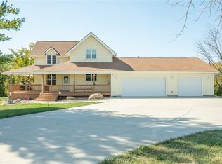 35373 L Ave, Earlham, IA 50072
