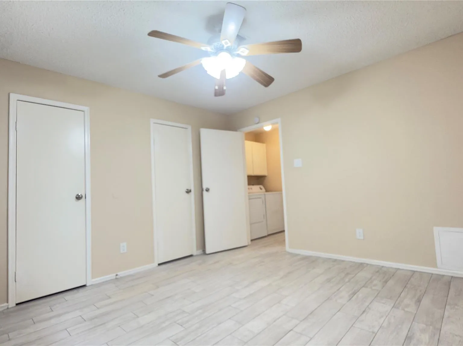 2 bed, 1.0 bath, 810 sqft, $1,500 — Photo 2