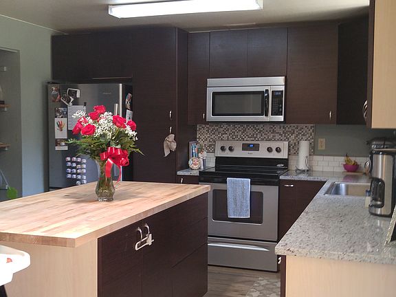 4th image of 204 Country Estates Dr W