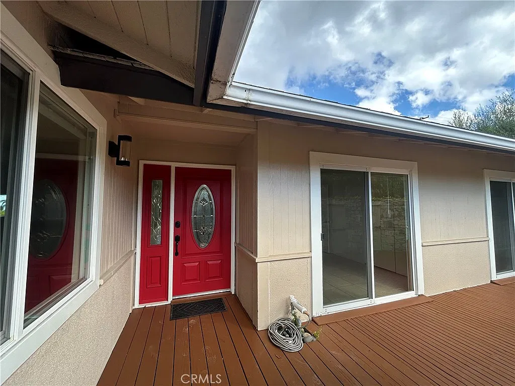 4 bed, 1896 sqft, $6,000 — Photo 2