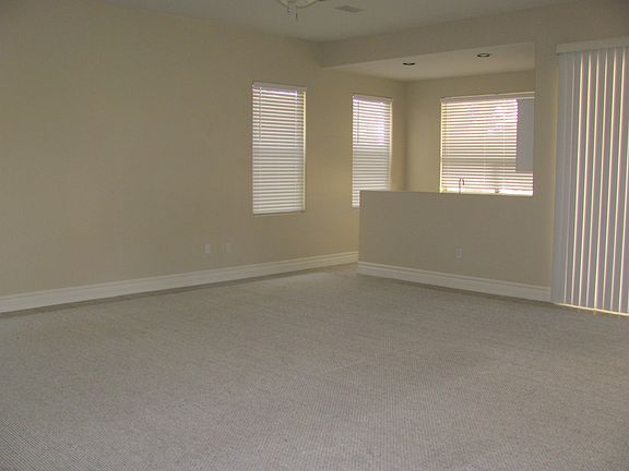 4th image of 272 Arbour Garden Ave