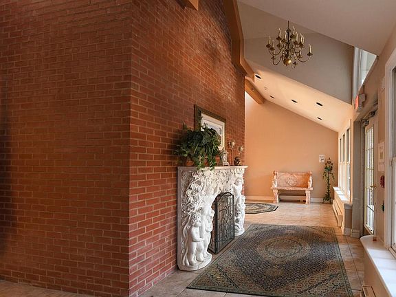 4th image of 100 Aura Rd APT 212