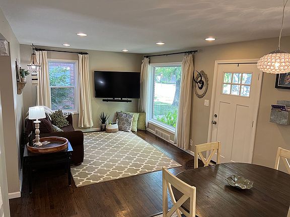 3rd image of 4515 Groveland Ave