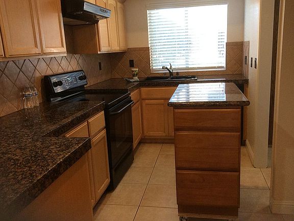 3rd image of 998 Bellhurst Ave