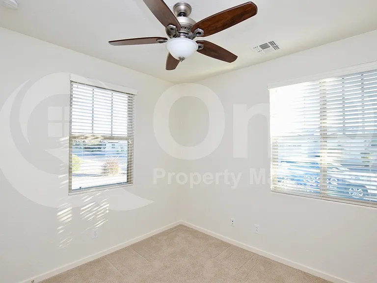 2814 E Quenton St — Photo 10