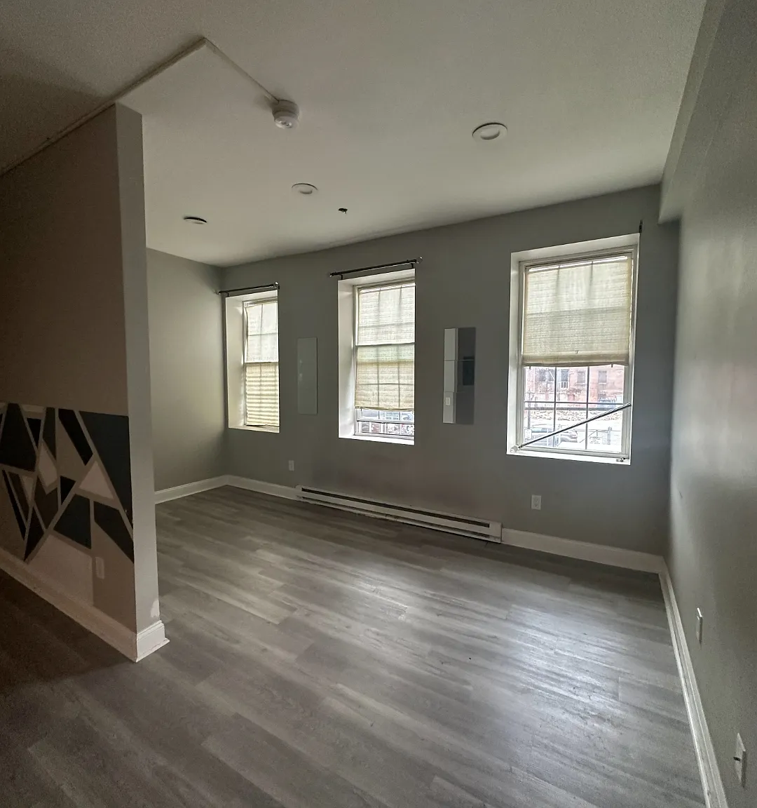 Studio, 575 sqft, $1,450 — Photo 2