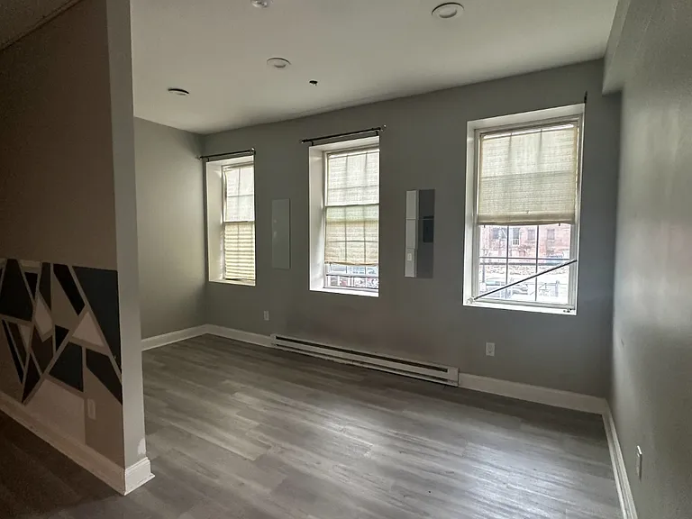 407 Main St #5 — Photo 2