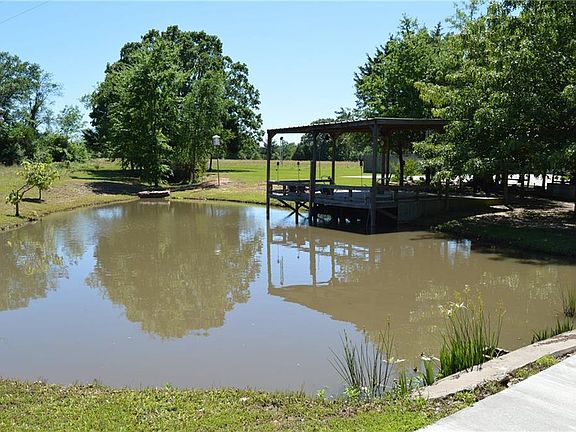4th image of 520 County Road 1173