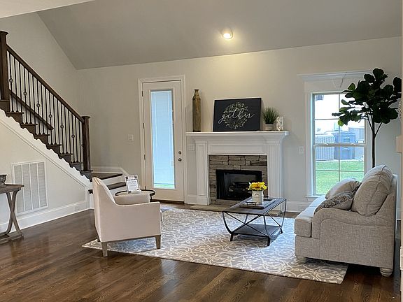 5th image of 200 Karen Dr