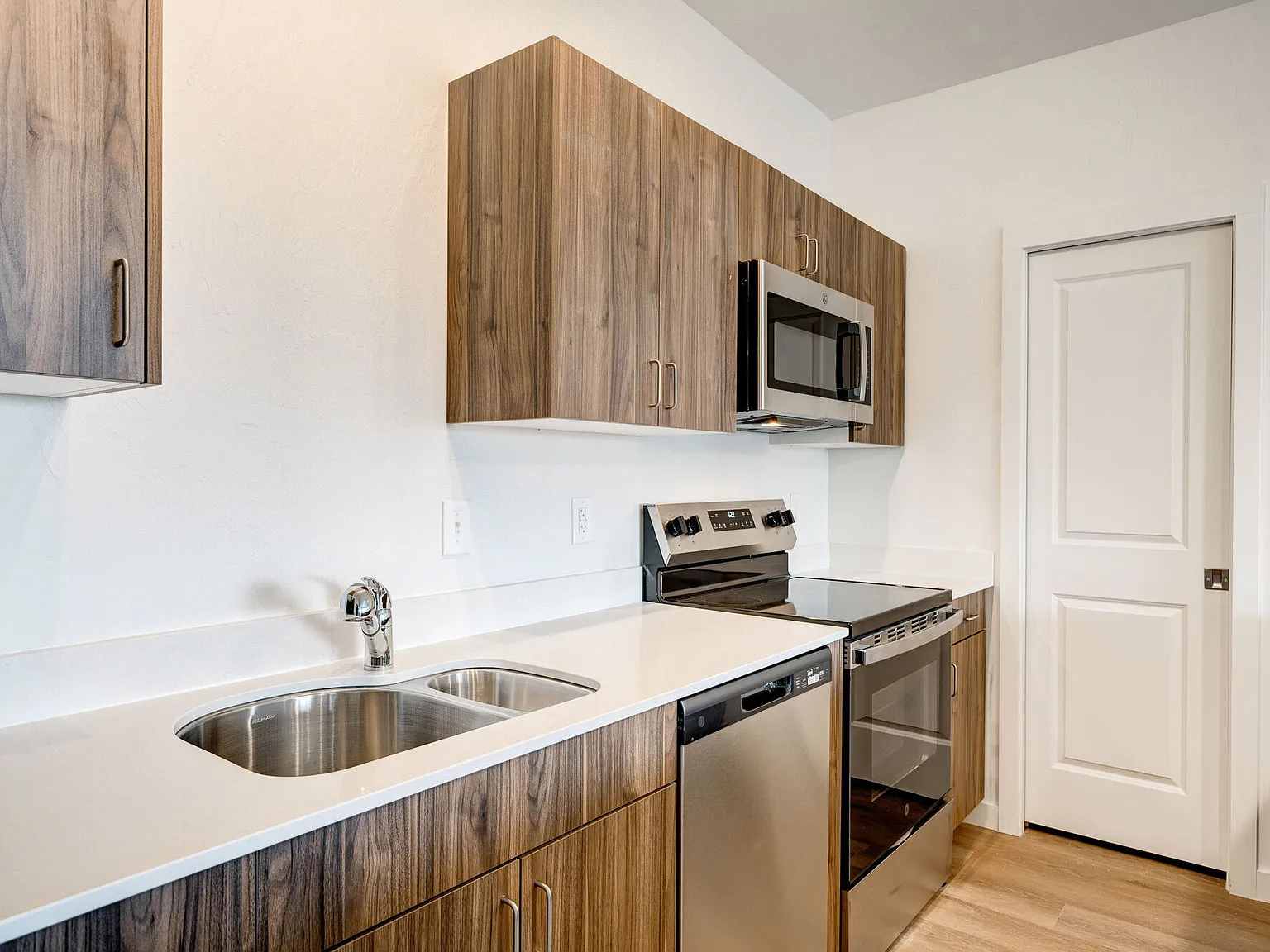Avion Apartment Homes — Photo 3