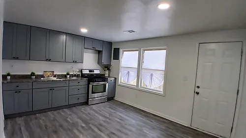 3040 Elizabeth Ave Photo 1
