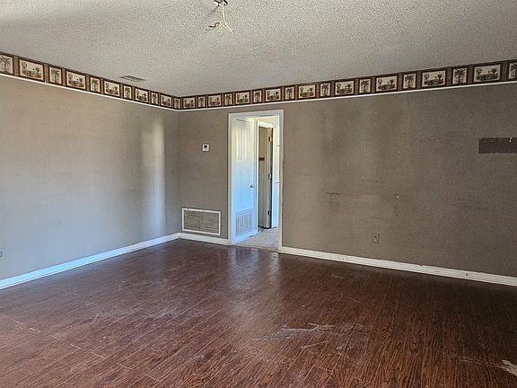 5th image of 151 Bullard St