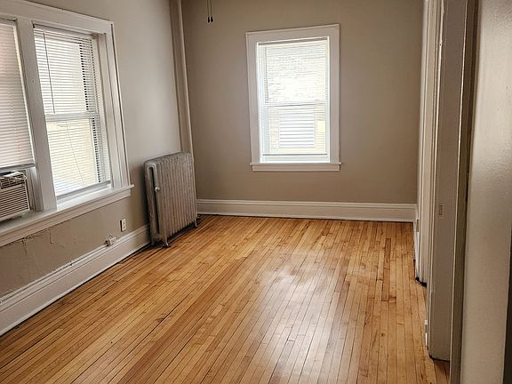 4th image of 1900 1st Ave S APT 17