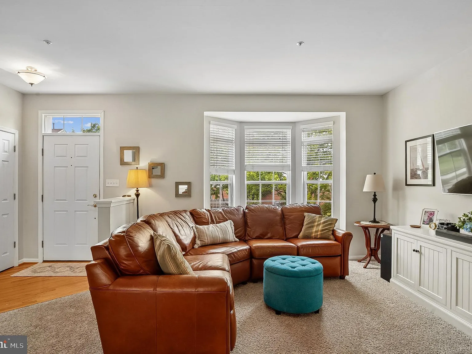 3 bed, 2.5 bath, 2484 sqft, $3,500 — Photo 4