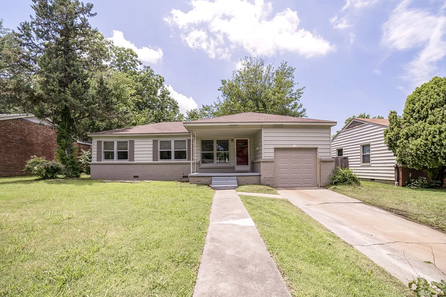 3 Bed | 1 Bath in Broken Arrow! — Photo 1