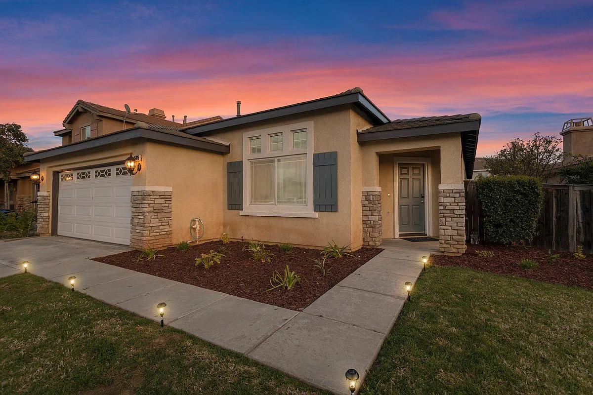 Building Photo - 26425 Silverado Ct