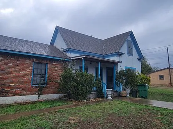 700 N 3rd St, Mc Gregor, TX 76657