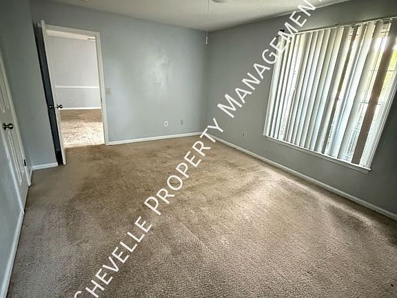 4th image of 1423 Chadford Rd