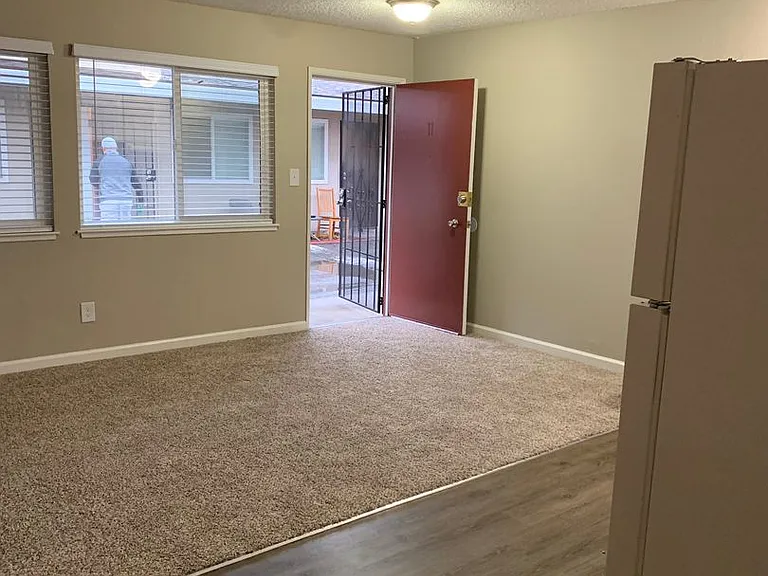 Carabay Apartments - Gated Community Featuring 1 and 2 Bedroom Apartments! — Photo 15