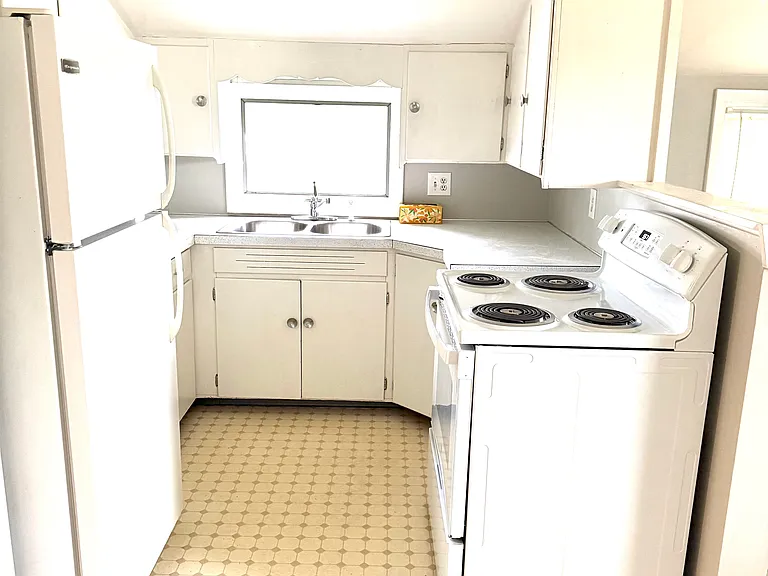 58 Sunnyside Ln #2 — Photo 8