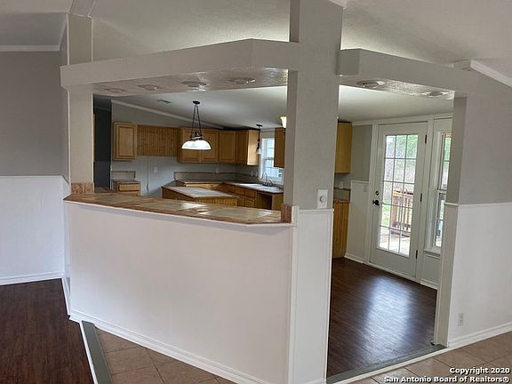 3rd image of 625 Avery Cir