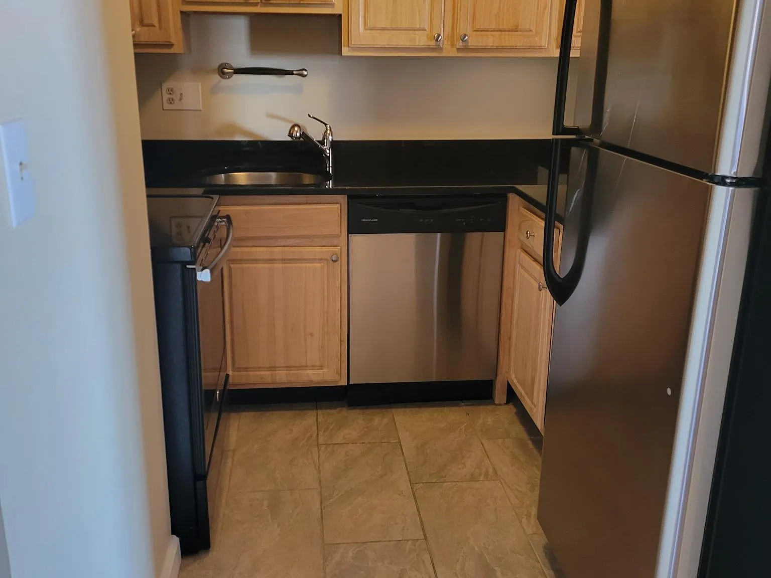 2 bed, 1217 sqft, $2,395 — Photo 3