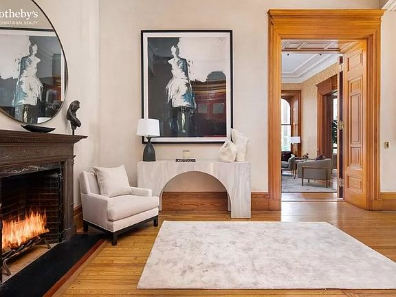 5th image of 1 W 72nd St APT 26