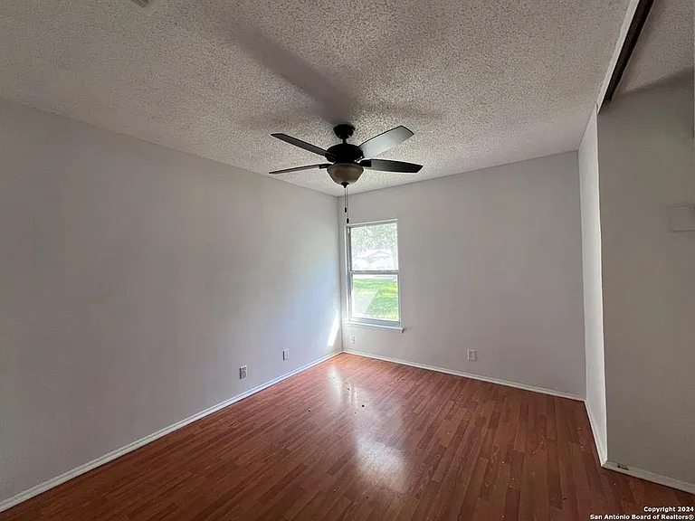 15007 Old Creek St — Photo 6