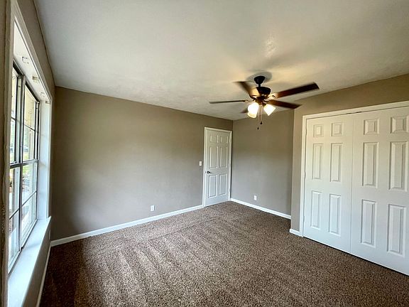 5th image of 250 Canterbury Dr