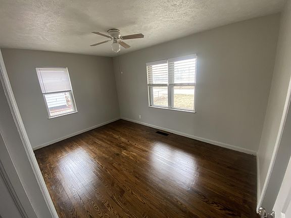 5th image of 877 Windsor Dr