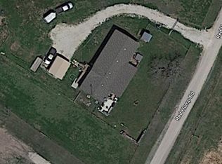 118 Red Hump Rd, Webberville, TX 78621