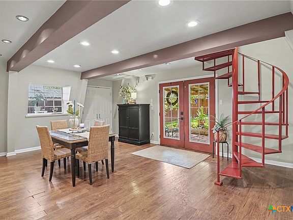 4th image of 898 Buerger Ln