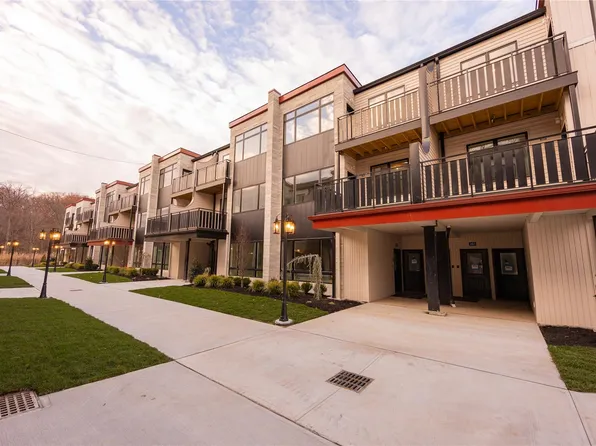 10 Crest Court #308, Monsey, NY 10952