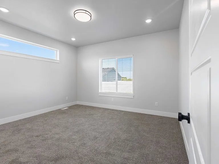 656 Jeanine Dr — Photo 21