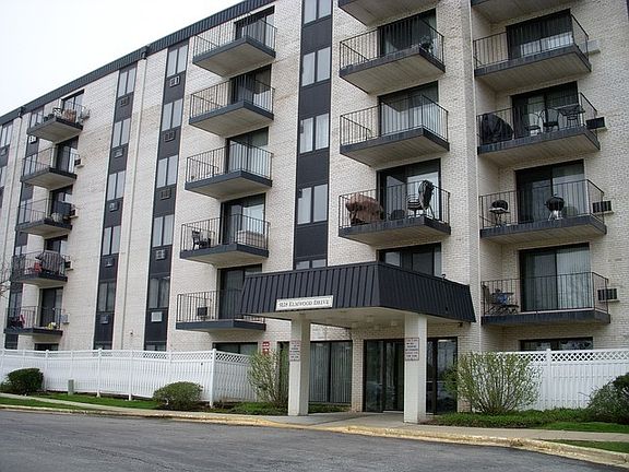 2nd image of 9118 Elmwood Dr #1G
