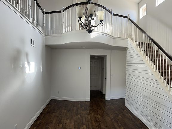 3rd image of 26611 Alta Ave