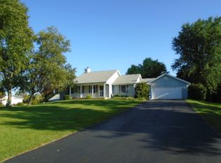 2095 Beaver Springs Dr, Belvidere, IL 61008