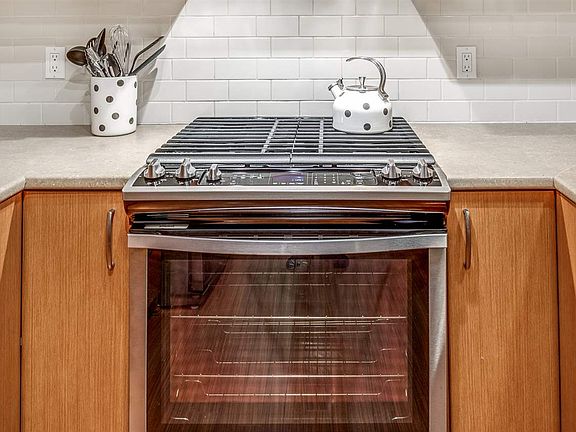 5th image of 4783 Dawson St #109
