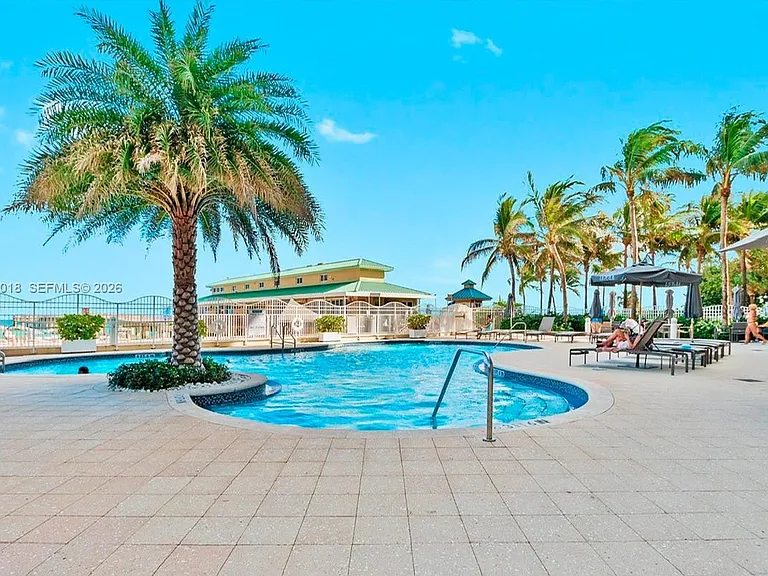 16699 Collins Ave #2309 — Photo 38