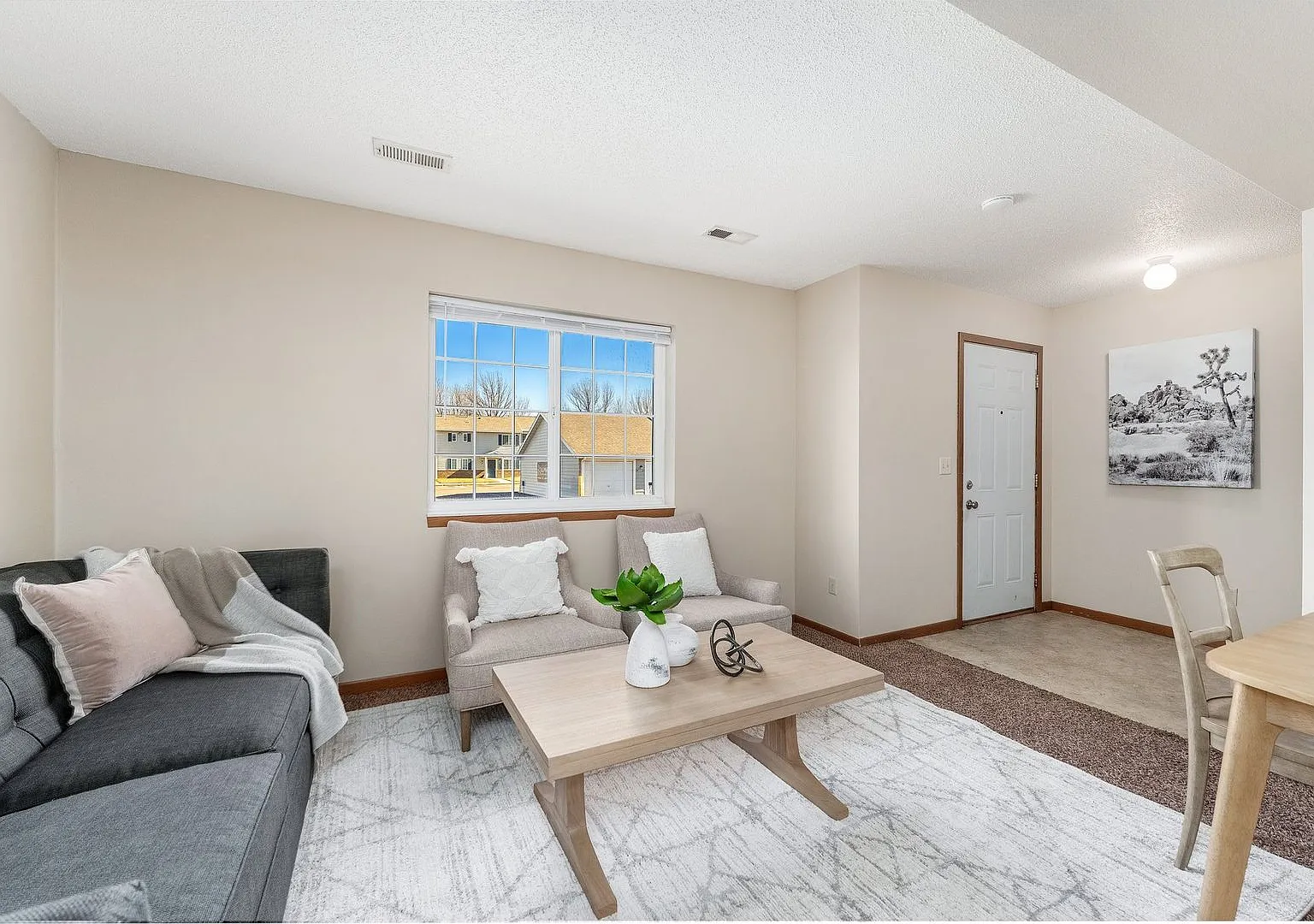 Eastpointe Townhomes — Photo 4