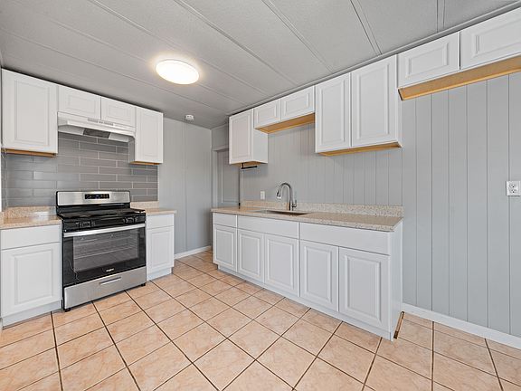 5th image of 1892 S Maple Ave #B