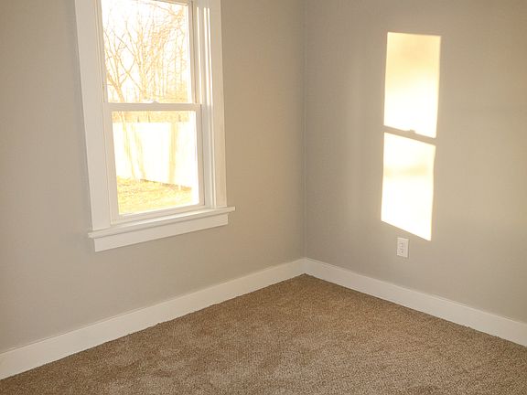 4th image of 55 E Main St