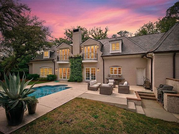 2nd image of 1704 Sea Island Dr #232