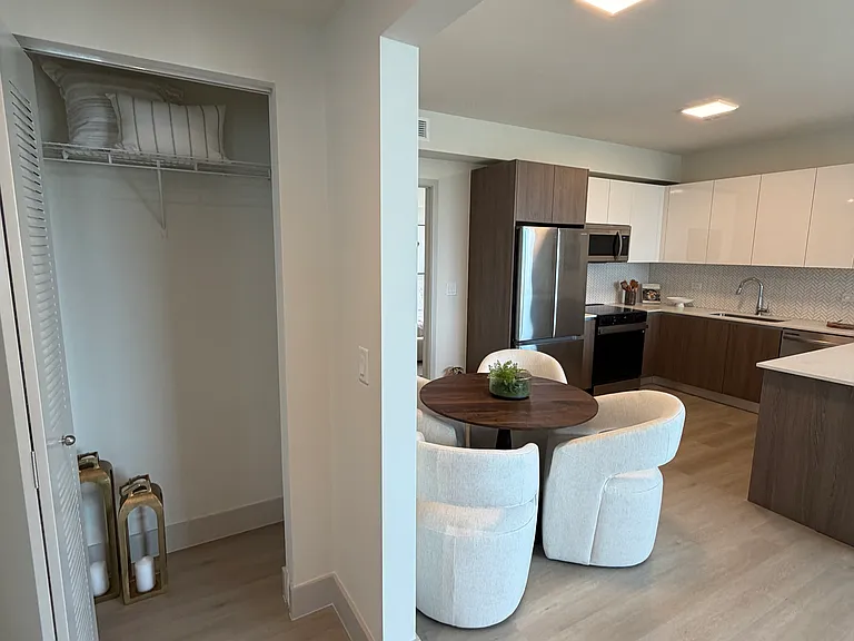 1627 Van Buren St #B — Photo 6